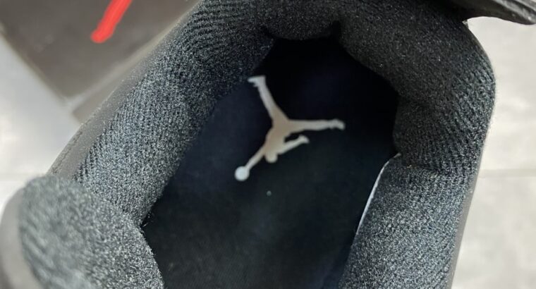 кроссовки унисекс Nike Air Jordan 4 retro black cat. размеры женские и мужские