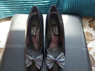 Красивые женские туфли кожа каблук черные с бантиком р. 25