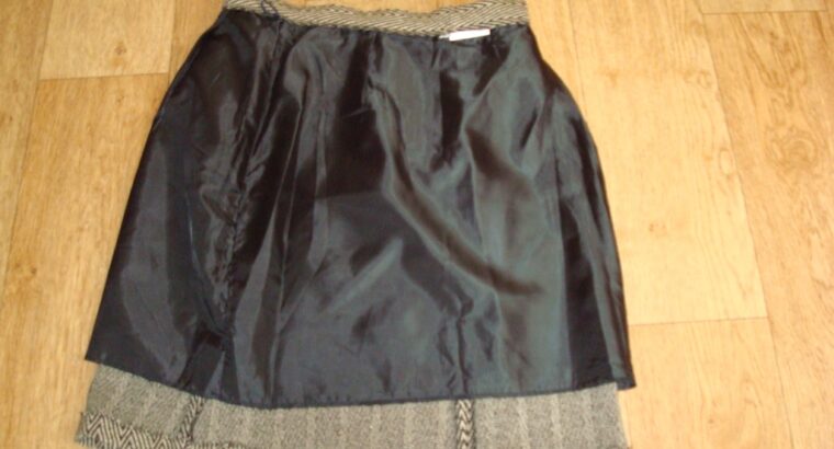 Красивая теплая шерстяная женская юбка в елочку